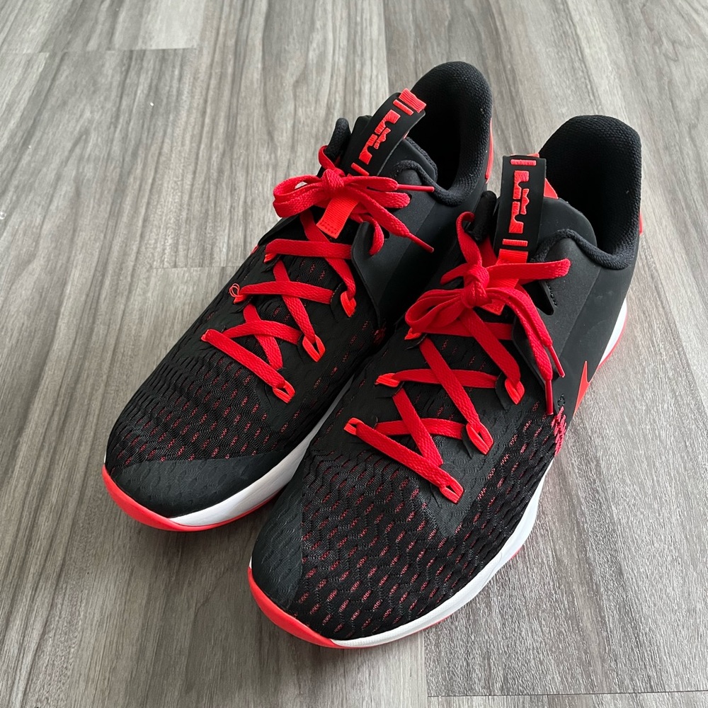 Nike LeBron Witness 5 Bred 🌹